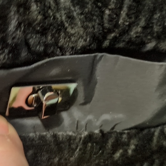 Find Luxury with Love, Carol Collection by CAbi -Carol Anderson by Invitation - Picture 9 of 14